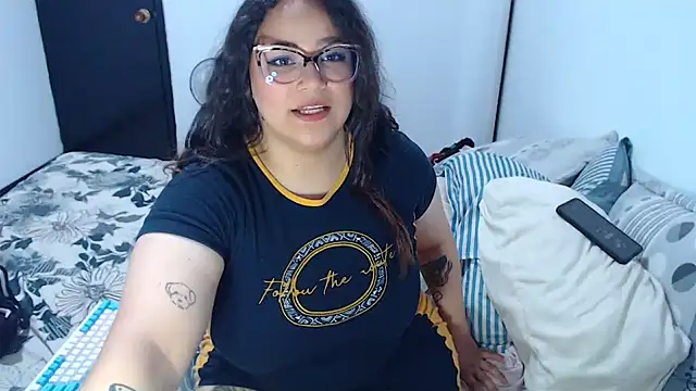 Luciernaga18 online show from 4, 2, 2025