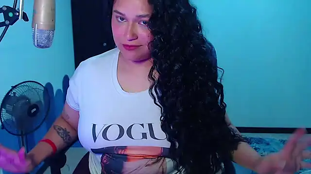 Luciernaga18 online show from 8, 10, 2025