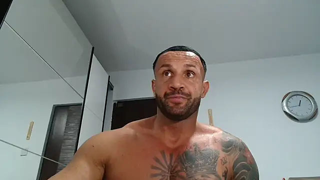 Magnificmuscles89 online show from 16, 4, 2026