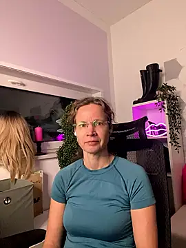 AnnikaRose online show from 11, 1, 2026