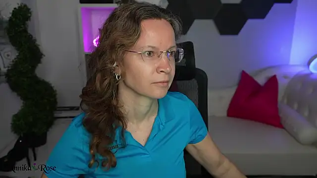 AnnikaRose online show from 12, 2, 2026