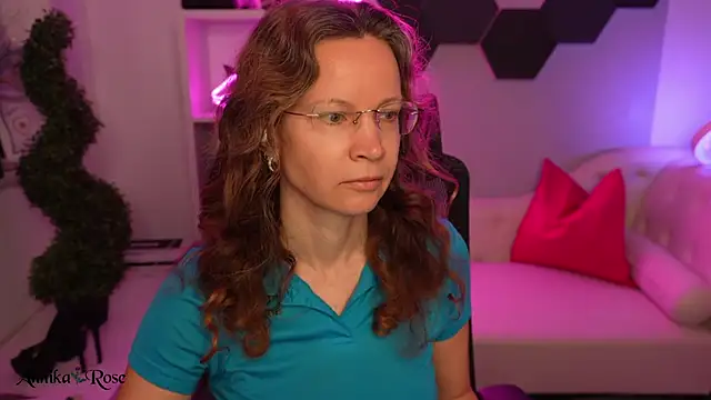 AnnikaRose online show from 13, 2, 2026