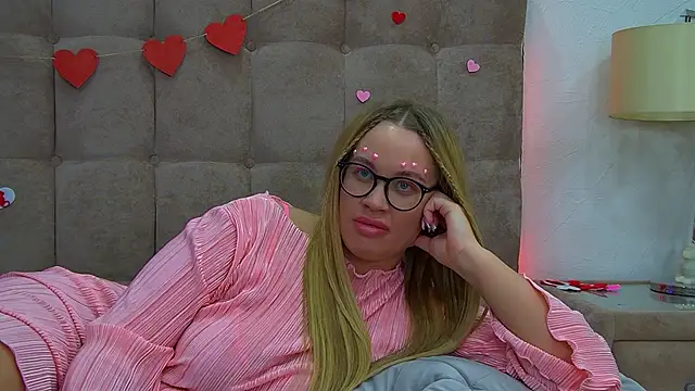 MariaNeumann online show from 14, 2, 2025