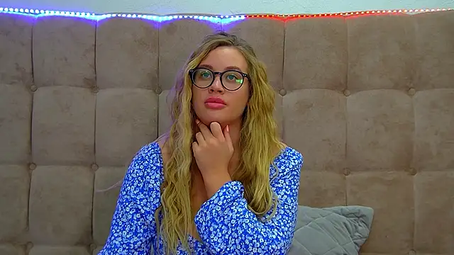 MariaNeumann online show from 13, 3, 2025