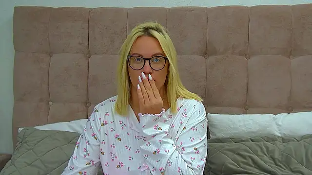 MariaNeumann online show from 7, 3, 2026