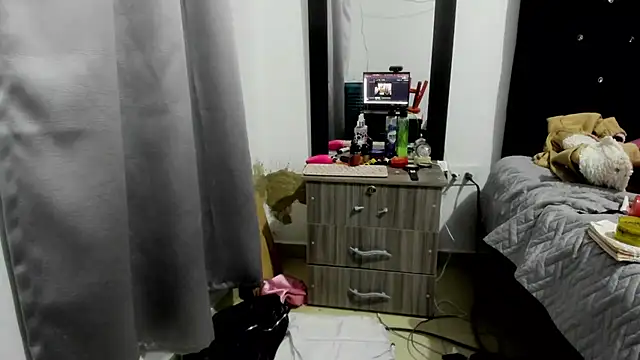 Sweet-Suck69 online show from 15, 3, 2026