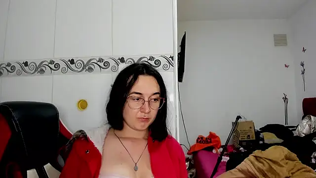 Sweet-Suck69 online show from 17, 6, 2026