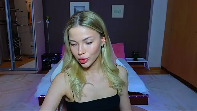 Snapshot of EmmyMills chatting on 17, 1, 2025 EmmyMills online show from 17, 1, 2025