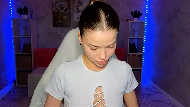 Snapshot of EmmyMills chatting on 24, 5, 2026 EmmyMills online show from 24, 5, 2026