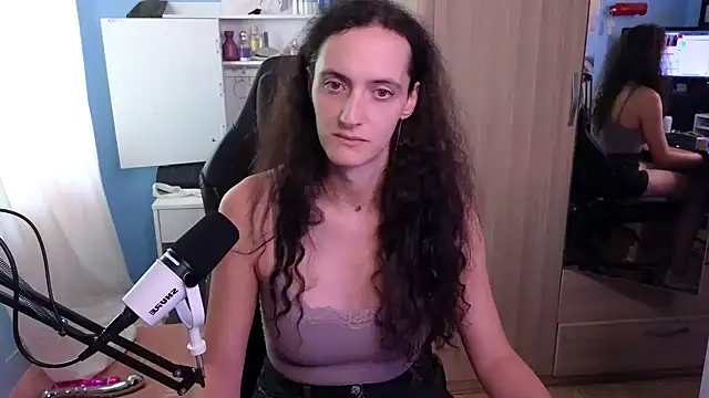 MemiKouki online show from 22, 9, 2025