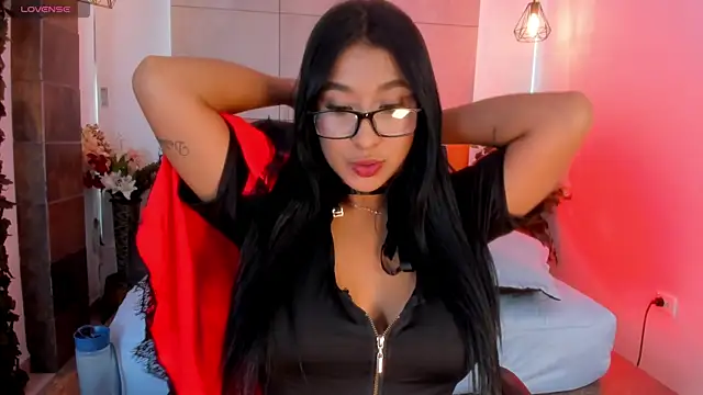 Snapshot of BellaHarllow chatting on 27, 6, 2026 BellaHarllow online show from 27, 6, 2026