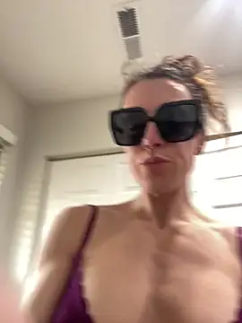 mrs  unknown online show from 25, 3, 2026