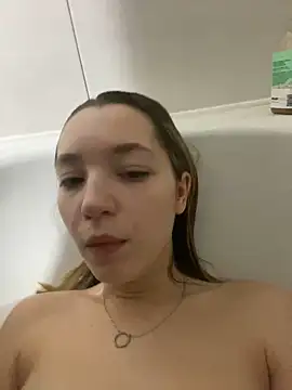 MiaThaine online show from 15, 12, 2024