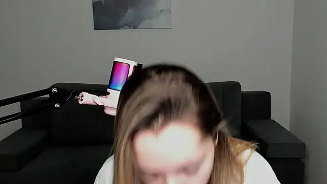 MiaThaine online show from 31, 1, 2025