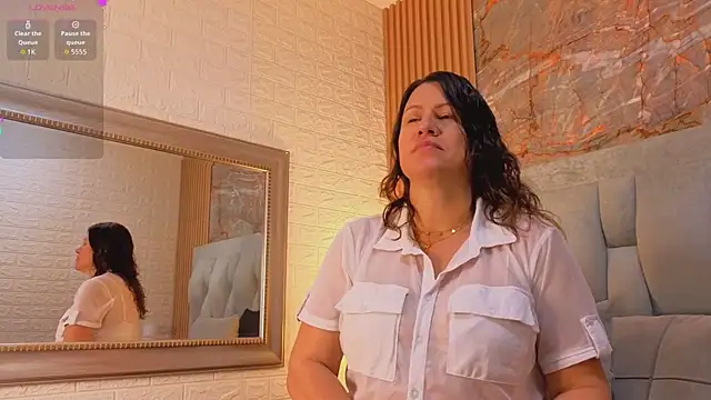 charlotte  G online show from 24, 4, 2026