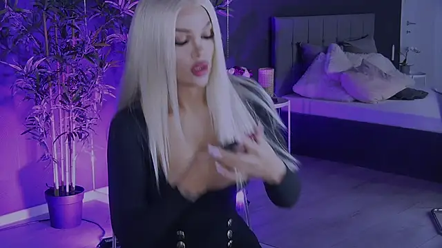 Snapshot of shayblonde chatting on 19, 1, 2025 shayblonde online show from 19, 1, 2025