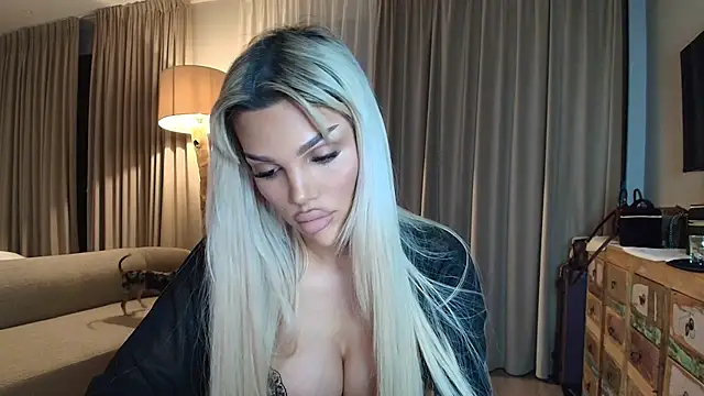 Snapshot of shayblonde chatting on 8, 1, 2026 shayblonde online show from 8, 1, 2026