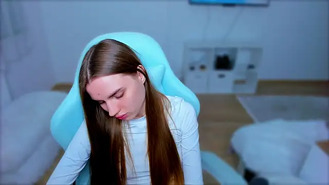 StellaLawless online show from 17, 3, 2025