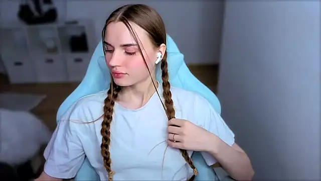 StellaLawless online show from 24, 10, 2025