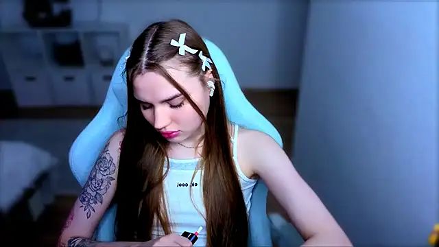 StellaLawless online show from 18, 11, 2025