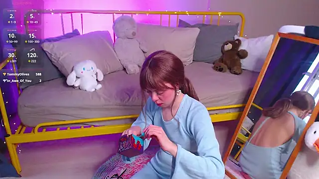 Snapshot of KatieMelone chatting on 4, 3, 2025 KatieMelone online show from 4, 3, 2025