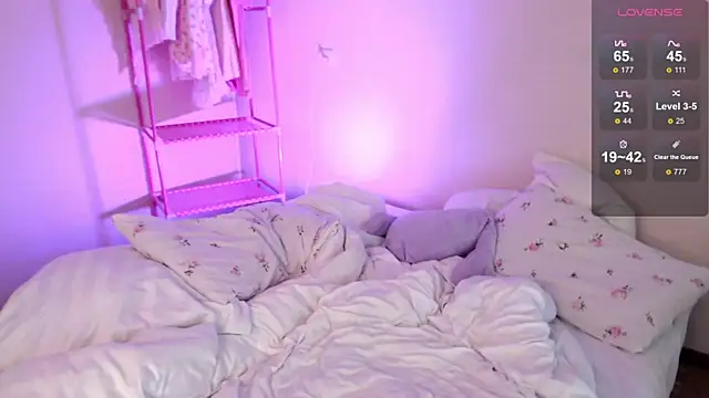 Snapshot of KatieMelone chatting on 10, 10, 2025 KatieMelone online show from 10, 10, 2025