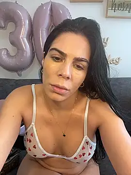 Snapshot of valecruz903 chatting on 5, 11, 2025 valecruz903 online show from 5, 11, 2025