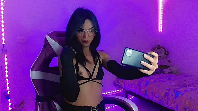 Snapshot of Ms-Zoehans chatting on 21, 11, 2025 Ms-Zoehans online show from 21, 11, 2025