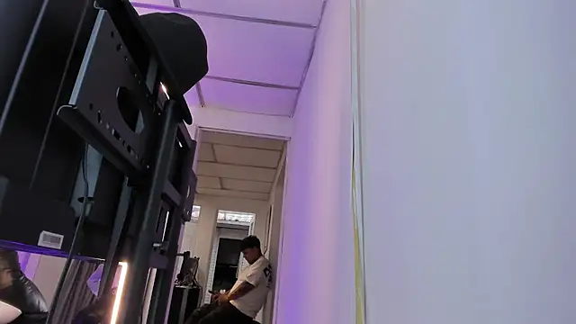 alessiaferry online show from 13, 3, 2025