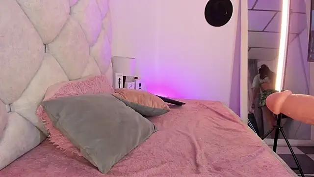 alessiaferry online show from 24, 4, 2026