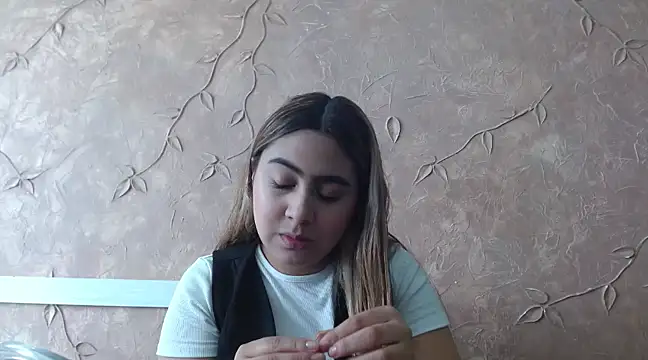 Miabonnett  online show from 4, 2, 2025