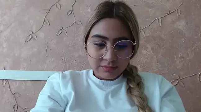 Miabonnett  online show from 5, 2, 2025