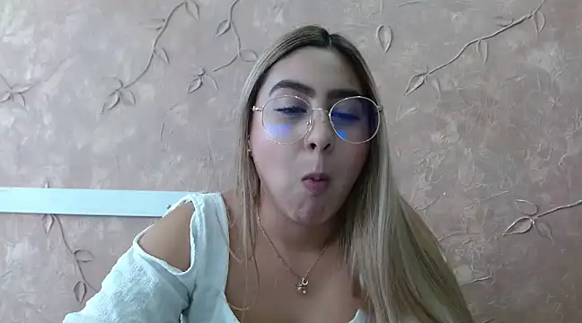 Miabonnett  online show from 11, 2, 2025