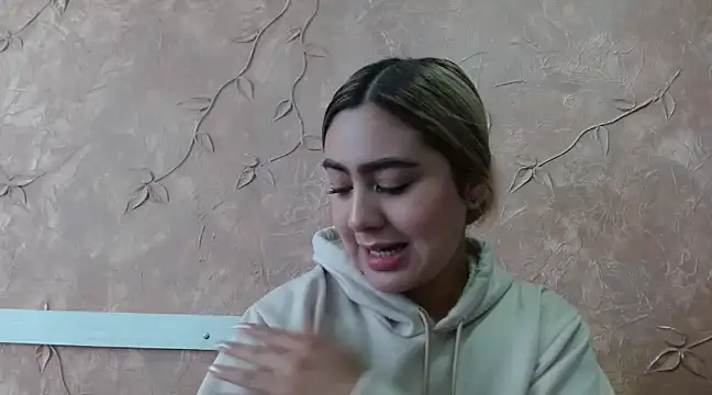 Miabonnett  online show from 13, 2, 2025