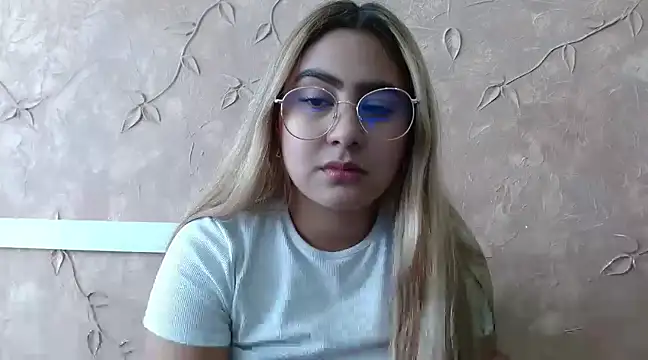 Miabonnett  online show from 21, 2, 2025