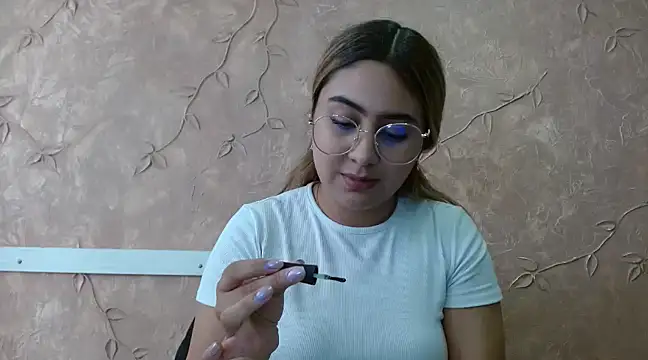 Miabonnett  online show from 14, 3, 2025