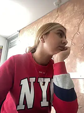 Miabonnett  online show from 12, 11, 2025