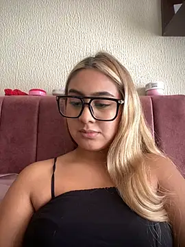 Miabonnett  online show from 18, 4, 2026