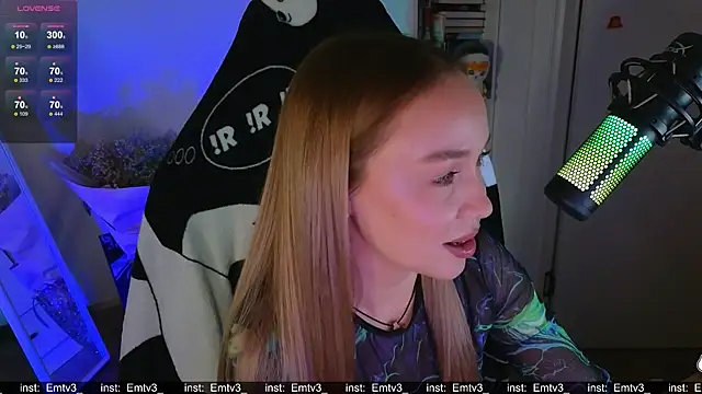 Snapshot of Emili1- chatting on 16, 12, 2025 Emili1- online show from 16, 12, 2025