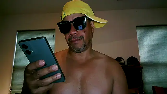 pimpdaddy4ever online show from 19, 4, 2026