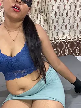 Snapshot of little_shadow chatting on 9, 9, 2025 little shadow online show from 9, 9, 2025