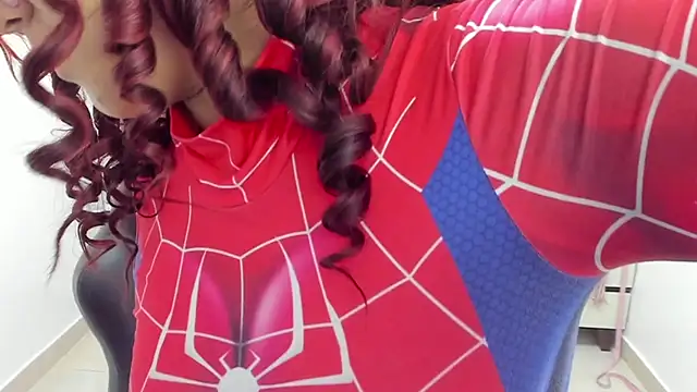 MADISON ROWAN1 online show from 18, 4, 2026