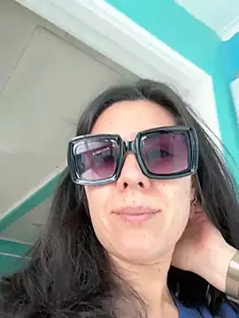 Snapshot of Reinacatchile chatting on 6, 3, 2026 Reinacatchile online show from 6, 3, 2026