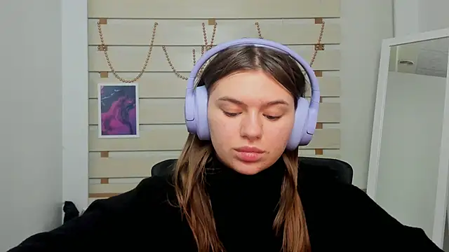 Josephine Kiss online show from 8, 2, 2025