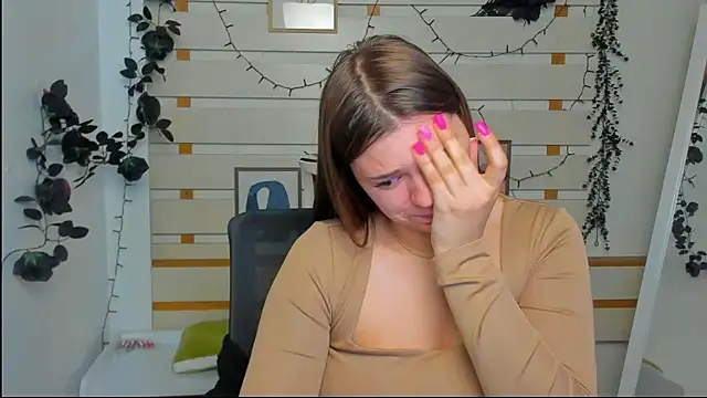 Josephine Kiss online show from 29, 4, 2026