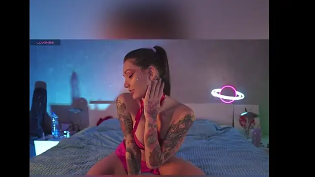 Lady3Holes online show from 8, 7, 2026