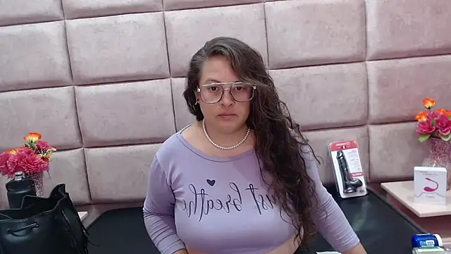 SaraThomso online show from 9, 2, 2025