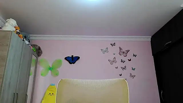 Snapshot of caroline_jonson chatting on 10, 10, 2025 caroline jonson online show from 10, 10, 2025