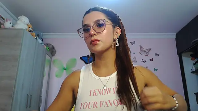 Snapshot of caroline_jonson chatting on 27, 11, 2025 caroline jonson online show from 27, 11, 2025