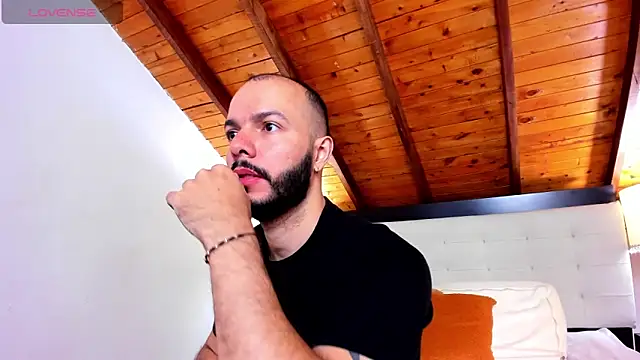 Tom Bailey online show from 5, 10, 2025